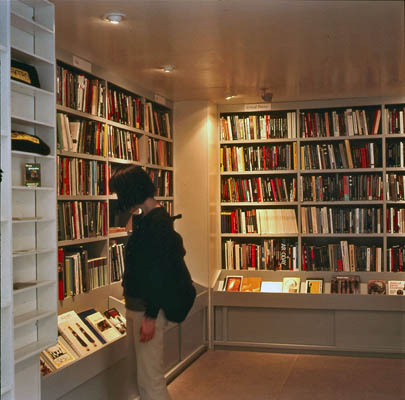 bookshopinteriorpu_th.jpg